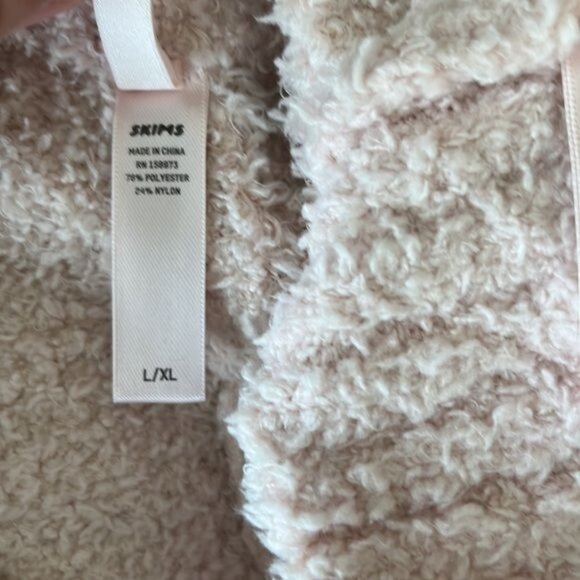 SKIMS Fuzzy Fits Cozy Knit Shorts Tank Set Sold Out - Picture 7 of 8